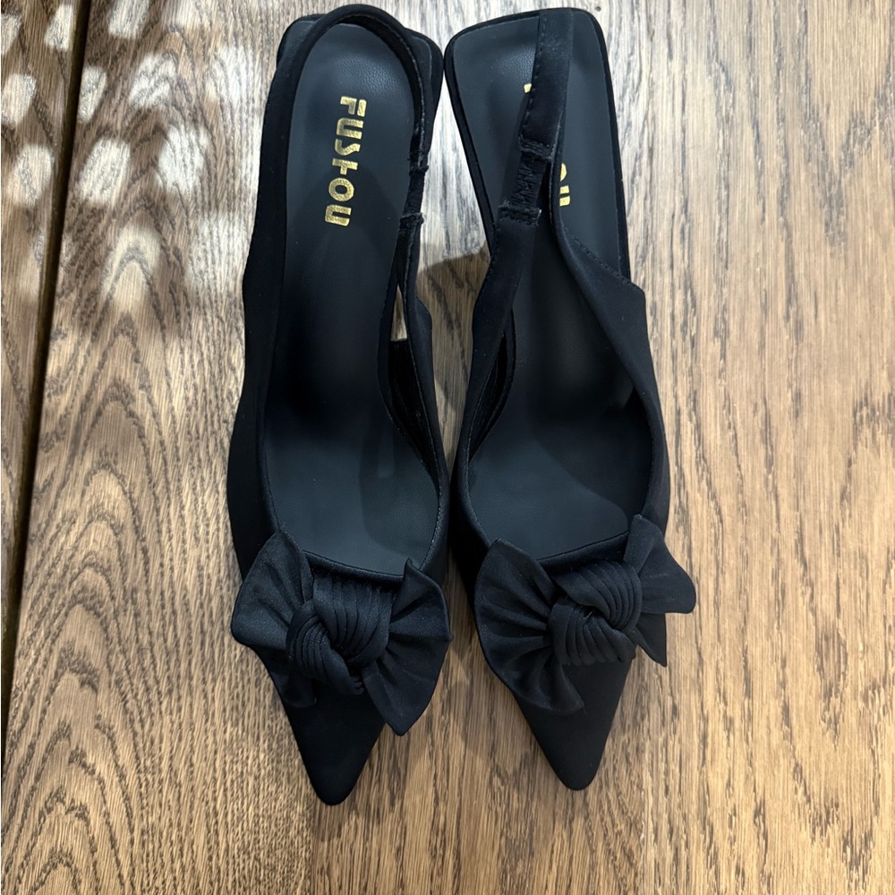 SHEIN Black Slingback Heels with Bow Accent - Picture 4 of 5